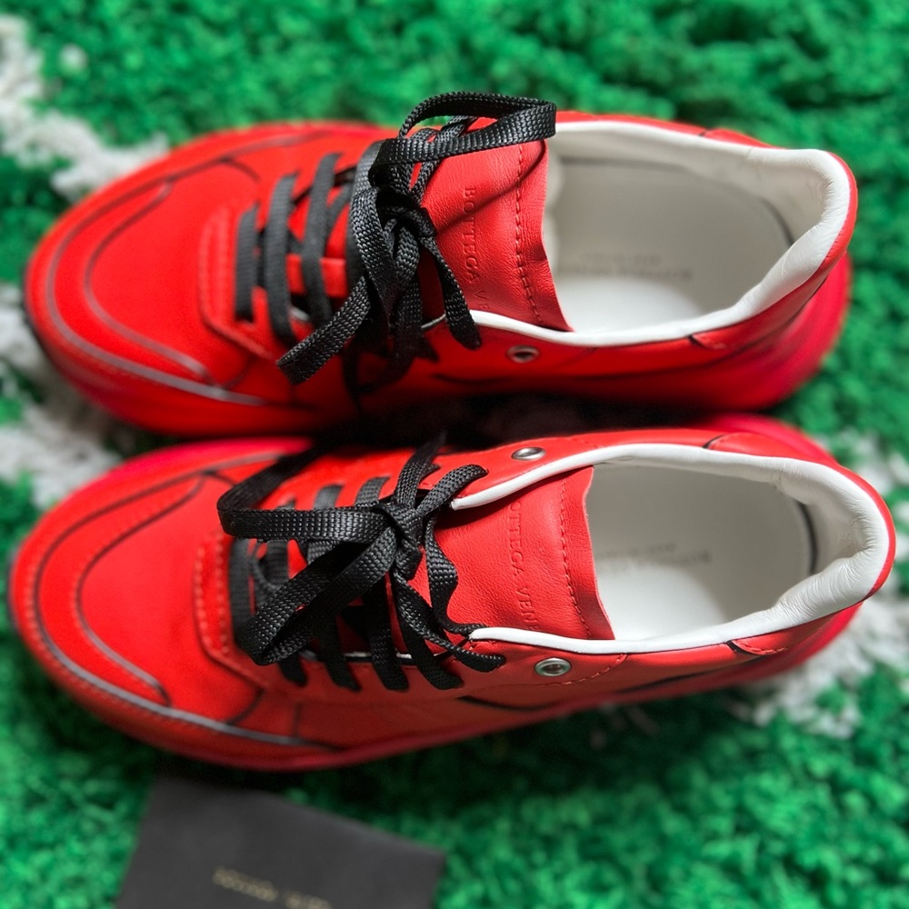 Bottega Veneta sneaker 
size 37
Red w/ Black Laces